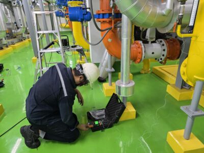 การตรวจวัดอุณหภูมิน้ำเข้า-ออกเครื่องทำน้ำเย็น